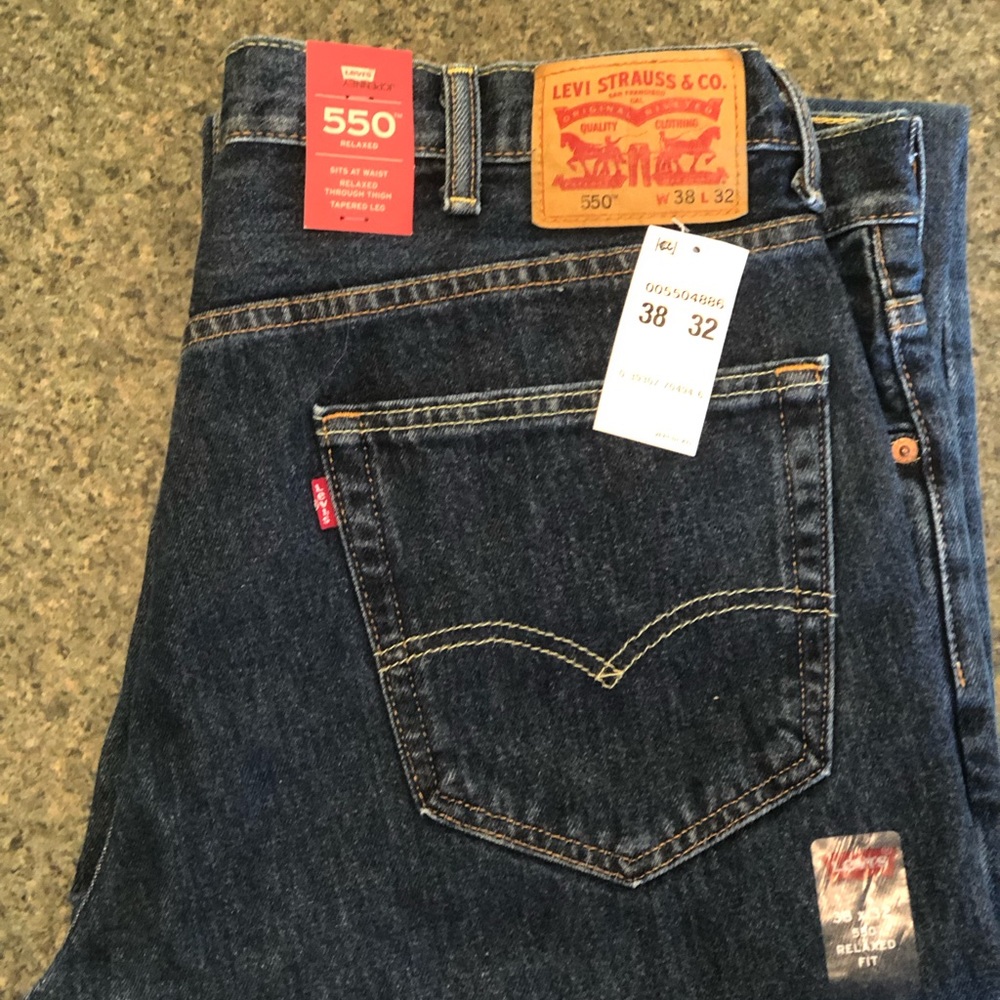 NWT Men’s Levi’s 550 38 x 32